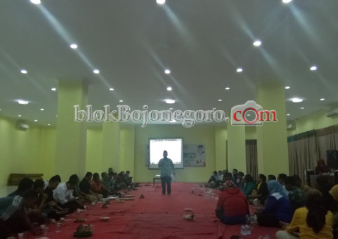 Peringati Hari Buruh Disperinaker Gelar Sarasehan